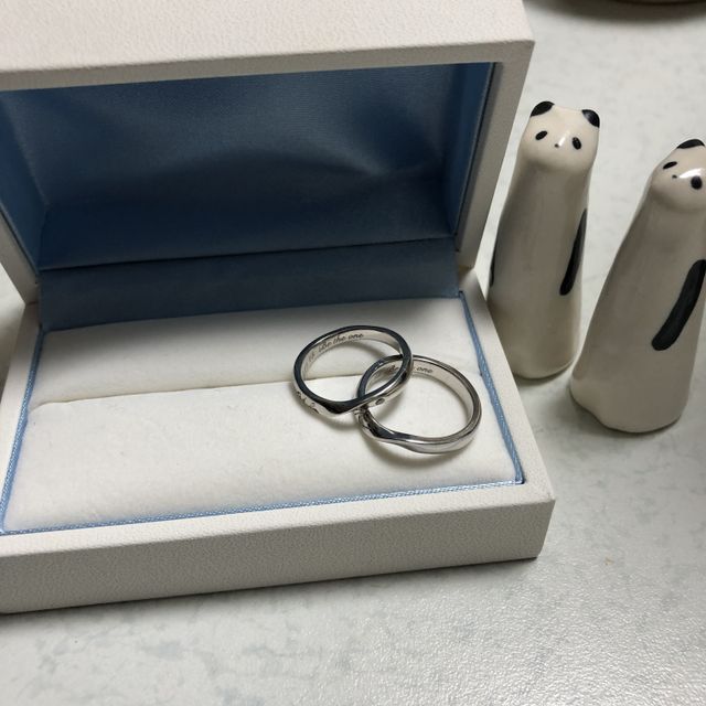 【ジュエリーアウラの口コミ】 他ブランドで購入した婚約指輪とセットして違和感のない指輪であったこと…