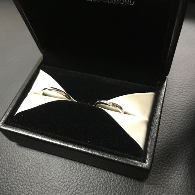 【エクセルコダイヤモンド(EXELCO DIAMOND)の口コミ】 やっぱりデザインと品質の高さです。長く身に付けるものなので落ち着きと…