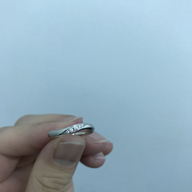 【Something Blue(サムシングブルー)の口コミ】 デザイン重視です。
ウェーブの形の指輪が欲しくて色んなブランドのものを…