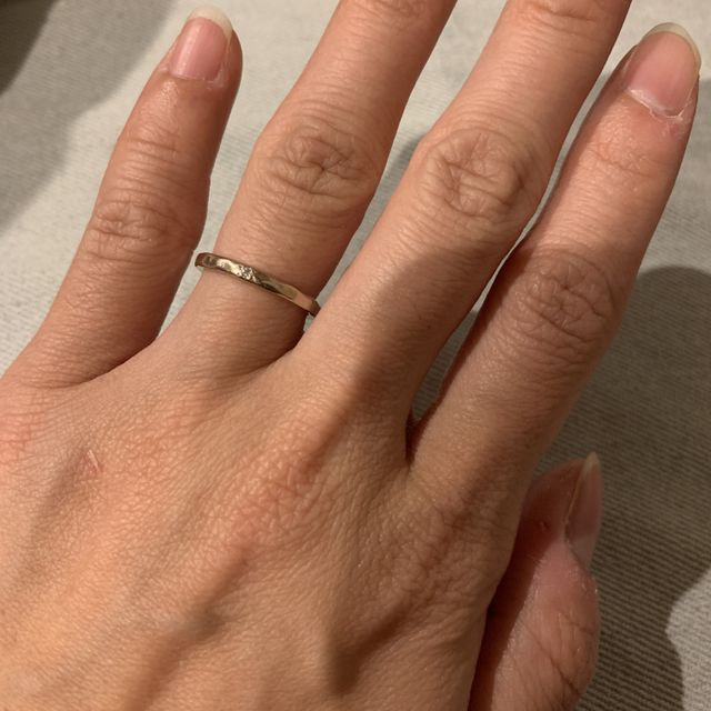 【SIENAROSE(シエナロゼ)の口コミ】 シエナオリジナルで、ゴールドとプラチナが混ざっているロゼチナの色にと…