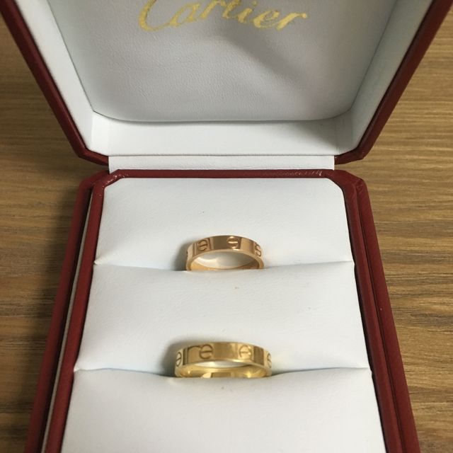 【カルティエ(Cartier)の口コミ】 よくあるプラチナのシンプルな結婚指輪は嫌で、程よく存在感があるお洒落…
