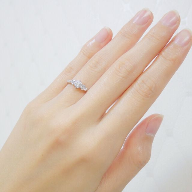 【銀座ダイヤモンドシライシの口コミ】 他店舗さんもいくつか回ったのですが、ダイヤモンドシライシさんの指輪は…