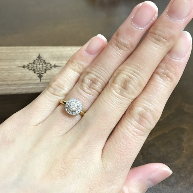 【BIJOUPIKO(ビジュピコ)の口コミ】 PORTADAのLOFTEという婚約指輪。真ん中の大きいダイヤモンドだけでなく、…