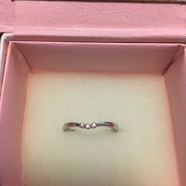 【ひなの口コミ】 シンプルなデザインの指輪を探していたので、見つけた時は嬉しかったです…