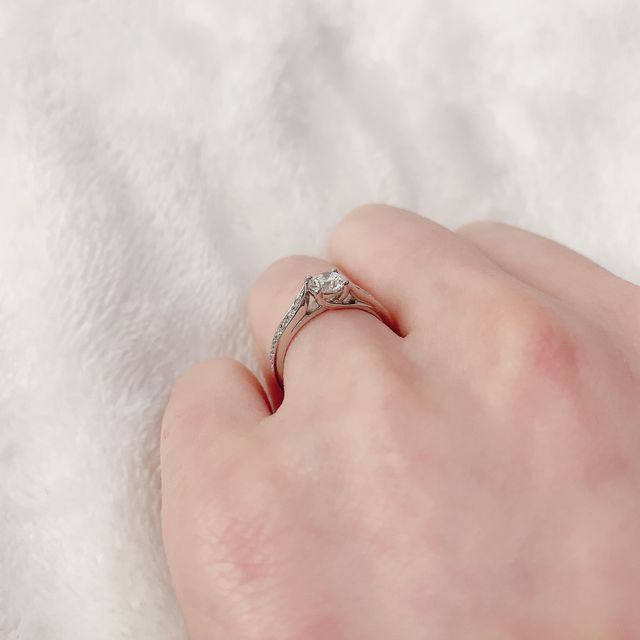 【ラザール ダイヤモンド(LAZARE DIAMOND)の口コミ】 ダイヤモンドが１番の決めてです。仙台のお店はたくさん見ましたが、ダイ…