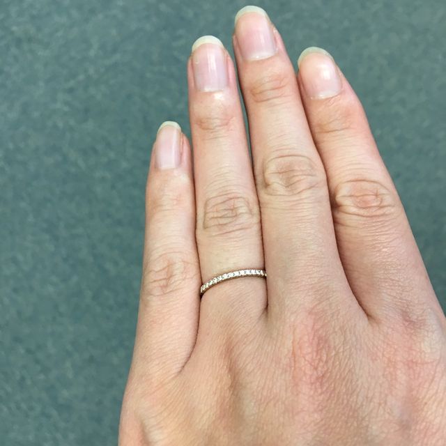 【STAR JEWELRY(スタージュエリー)の口コミ】 婚約指輪ですが、一緒に選びました。
日常でも使えるように華奢なデザイン…