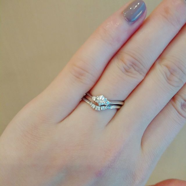 【Foulason(フレゾン)の口コミ】 重ね付けした時の雰囲気がとても気に入りました♡ 他にも似たリングはあり…