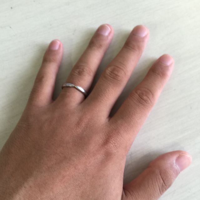 【ティファニー(Tiffany & Co.)の口コミ】 宝石がついていないシンプルなデザインが希望だったため，その中でも個性…