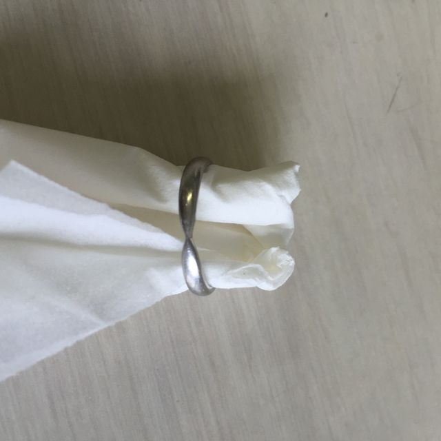 【ティファニー(Tiffany & Co.)の口コミ】 宝石がついていないシンプルなデザインが希望だったため，その中でも個性…