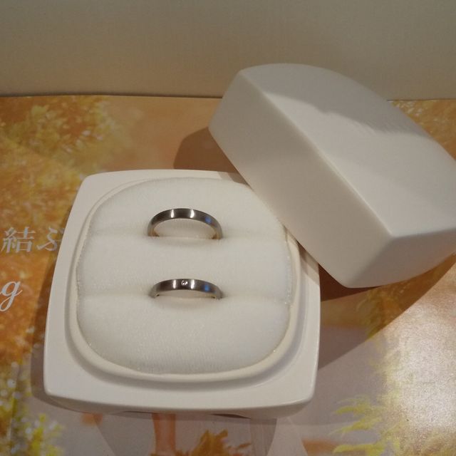 【俄(にわか)の口コミ】 色々なデザインを見ましたが、何歳になっても違和感なくつけられるシンプ…