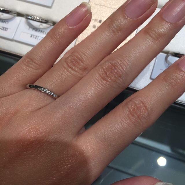 【アイプリモ(I-PRIMO)の口コミ】 カーブがかかっていることでより指がきれいに見えると思いました。
360度…