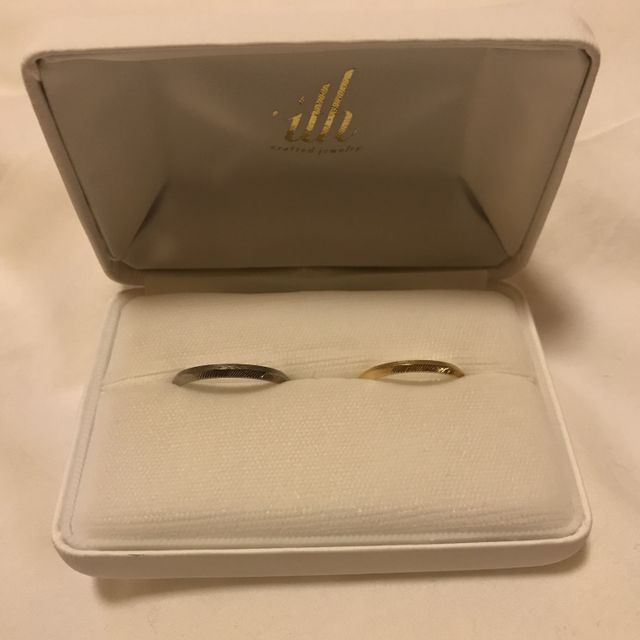 【ith(イズ)の口コミ】 ①二面それぞれ違う模様にでき、向きによって違う見え方でつけられること。…