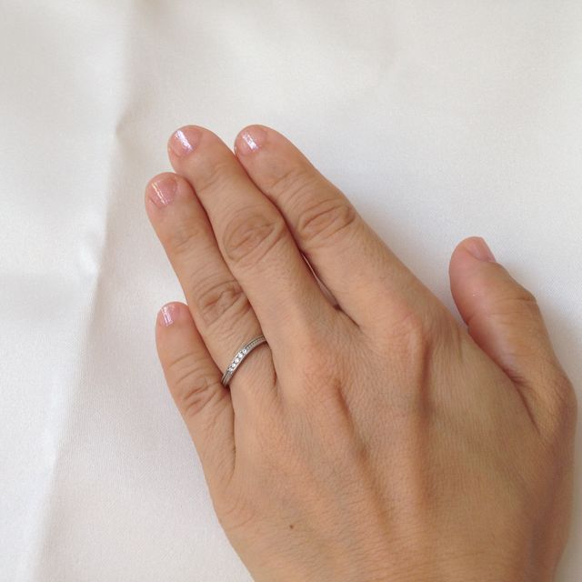 【アイプリモ(I-PRIMO)の口コミ】 デザインのオリジナル性が気に入りました。指輪の輪郭に軽くS字になったカ…