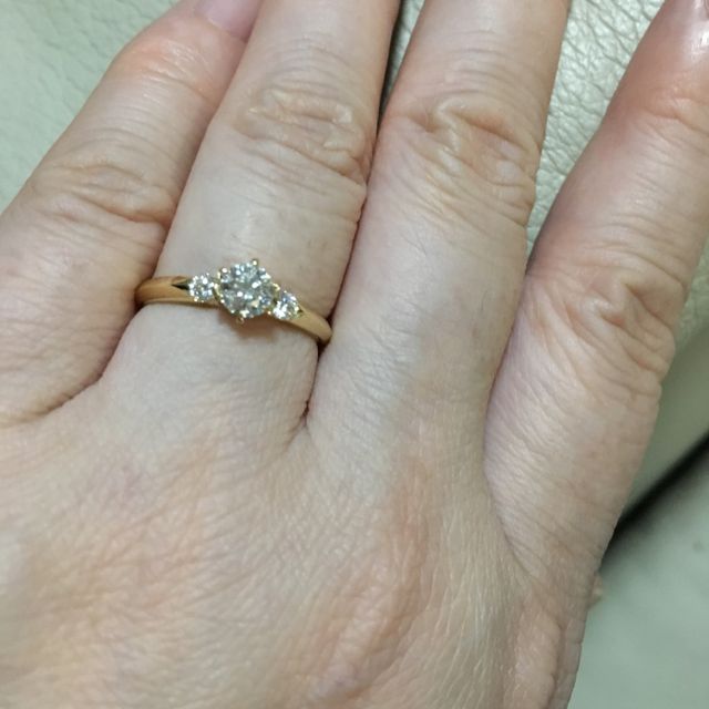 【ラザール ダイヤモンド(LAZARE DIAMOND)の口コミ】 日常使いを重きにおき、他ブランドも含めてデザイン重視で探していました…