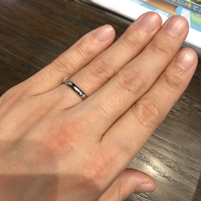 【TANZO.(鍛造指輪)の口コミ】 鍛造製法で指輪が造られている点が1番の決め手です。指輪の強度が強くなり…
