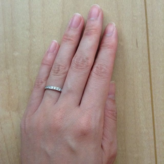 【ギンザタナカブライダル(GINZA TANAKA BRIDAL)の口コミ】 常にキラキラと輝く指輪をつけていたかったので、こちらのエタニティリン…