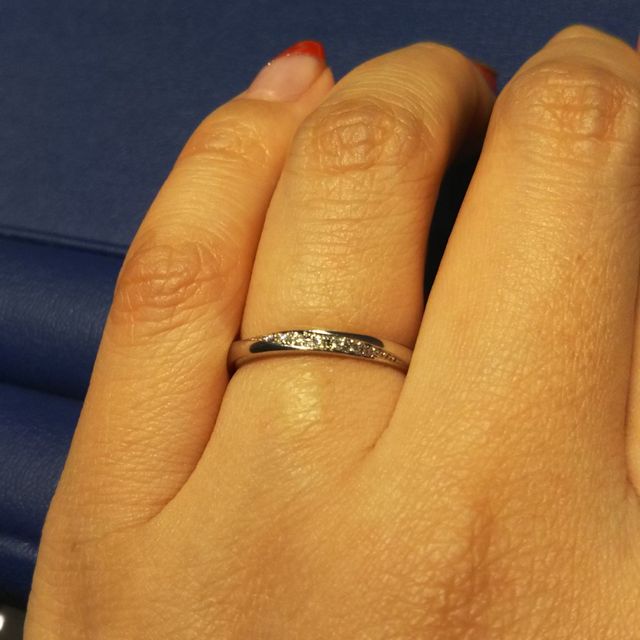 【銀座ダイヤモンドシライシの口コミ】 元々候補に入れていなかったストレートタイプでしたが、私の好みを尊重し…