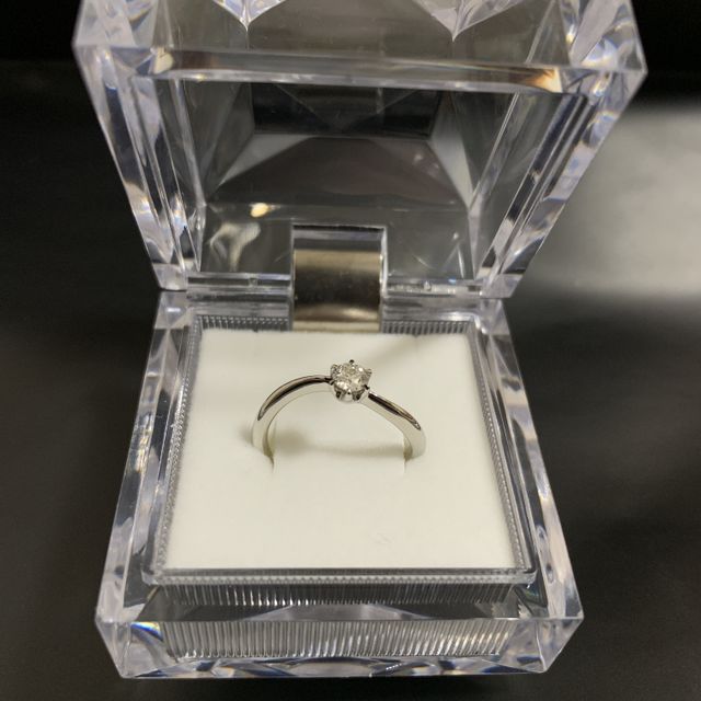 【１／ｆ エフブンノイチの口コミ】 プロポーズリングでプロポーズをした後、２人で婚約指輪を選べました。お…