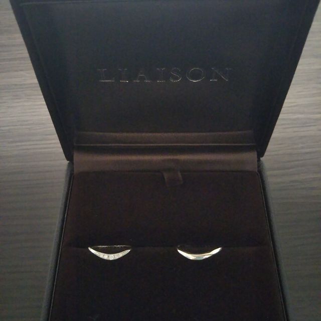 【LIAISON(リエゾン)の口コミ】 シンプルなデザインがすごく気に入っています。
ウェーブが上部分だけ入っ…