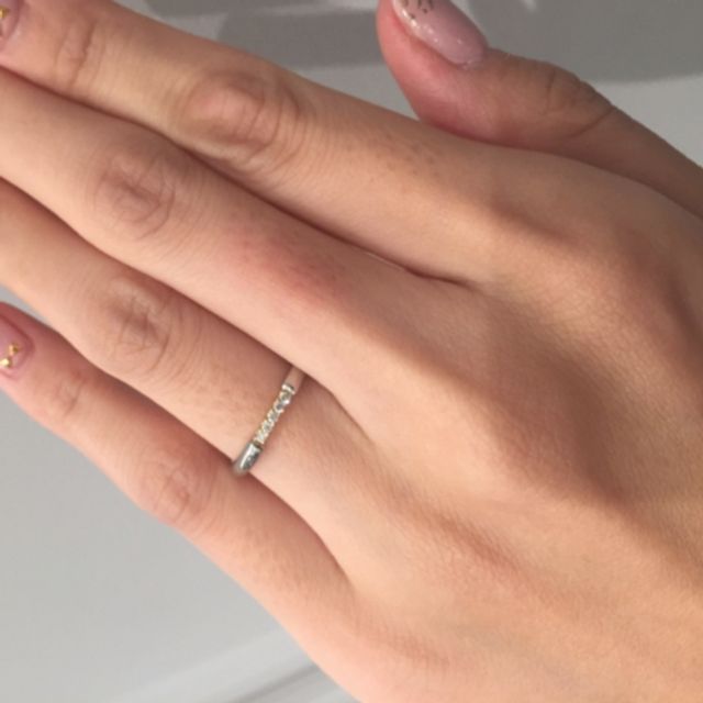 【PORTADA(ポルターダ)の口コミ】 中央の部分がゴールドになっており、アクセントが効いていてオシャレです…