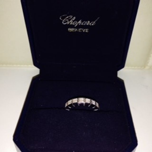 【ショパール(Chopard)の口コミ】 とてもシンプルでひっかかりのないデザインなので選びました。

指が細い…