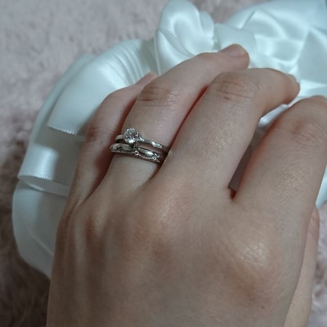 【エクセルコダイヤモンド(EXELCO DIAMOND)の口コミ】 ベールの柄のところで段がついていて、対面の相手からはかわいさが目立ち…