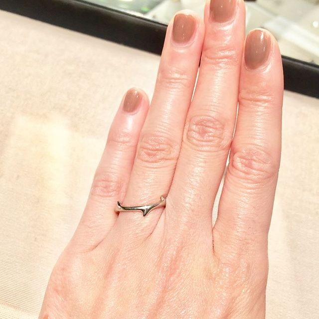 【e.m.の口コミ】 em_mariage さんのバラの棘モチーフの指輪をインスタグラムでみて可愛すぎ…