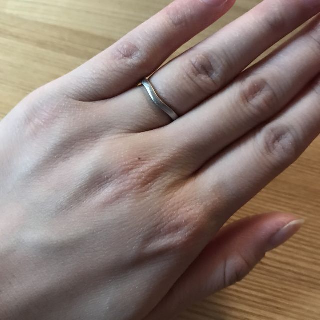 【カルティエ(Cartier)の口コミ】 シンプルなデザインのものが欲しかったので、このお店でいちばんシンプル…