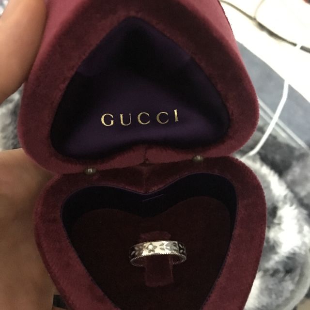 【グッチ(GUCCI)の口コミ】 旦那と指輪を探しにブランドを決めず気に入った指輪にしようと栄に出掛け…