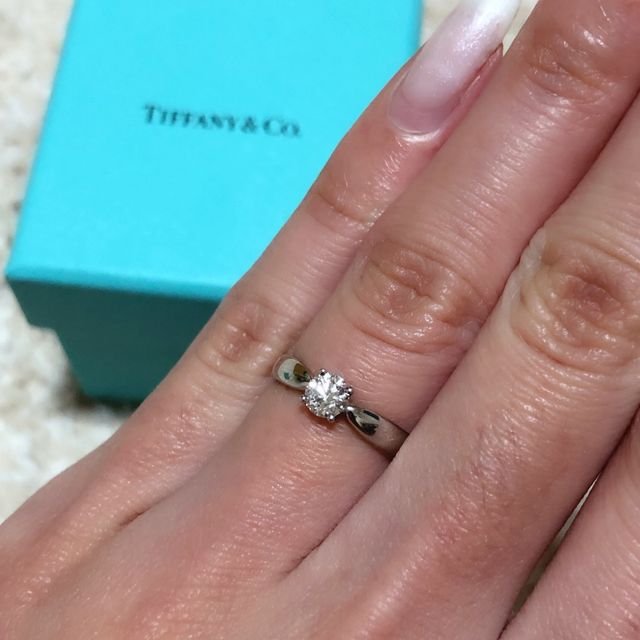 【ティファニー(Tiffany & Co.)の口コミ】 彼がプロポーズの時に用意をしてくれていました。
指輪にはもともとこだわ…