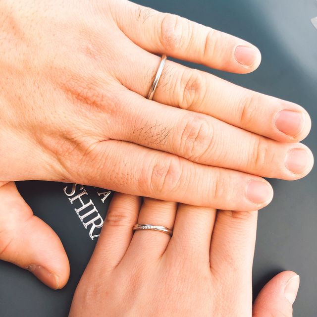 【銀座ダイヤモンドシライシの口コミ】 毎日はめるので、シンプルなデザインを探していました。ストレートとウェ…