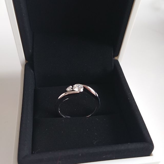 【FOREVERMARK(フォーエバーマーク)の口コミ】 最初から少し変わったデザインで、シンプルで長く使えそうなものを探して…