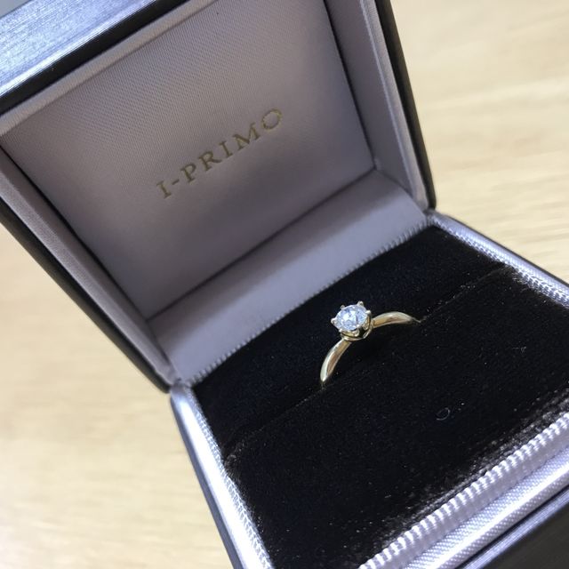 【アイプリモ(I-PRIMO)の口コミ】 細身のリングが好きなので、細いものの中から選びました。
横から見たシル…