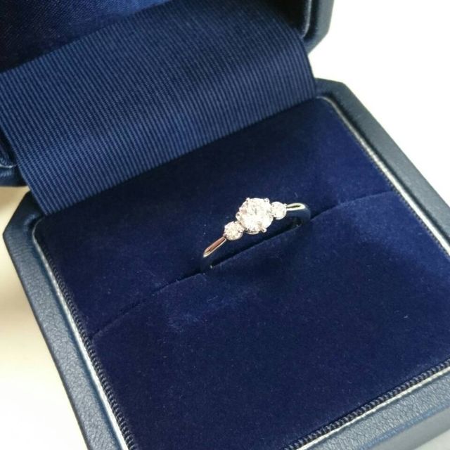 【銀座ダイヤモンドシライシの口コミ】 指輪を送る相手の好きなデザインがあったことが決め手になりました。また…