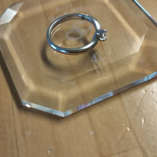 【4℃ BRIDAL(ヨンドシーブライダル)の口コミ】 一粒ダイヤのシンプルなデザインの指輪を探していて、幅も細いタイプが良…