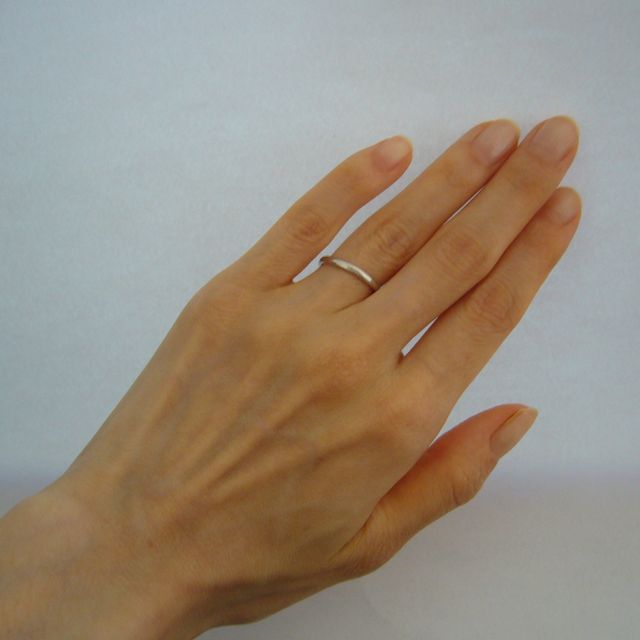 【カルティエ(Cartier)の口コミ】 毎日身に着けるものなので、シンプルで家事や仕事の際に邪魔にならない、…