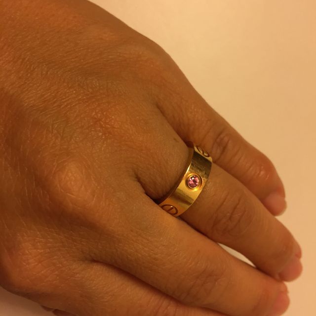 【カルティエ(Cartier)の口コミ】 以前から私がピンク色が好きだと知っていた旦那さんがハワイに旅行で行っ…