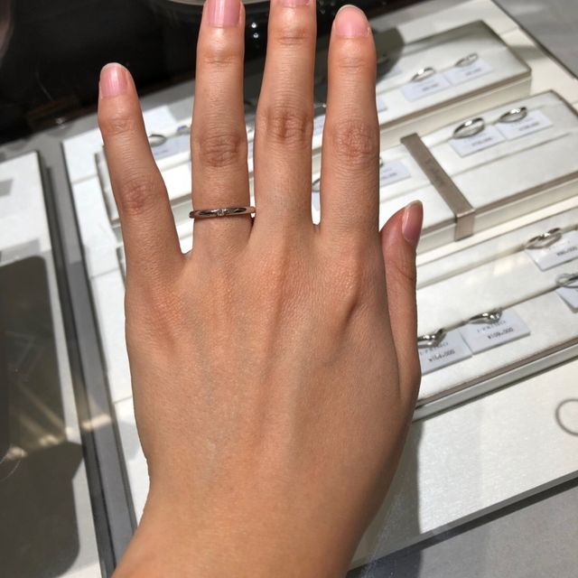 【アイプリモ(I-PRIMO)の口コミ】 デザインが可愛く、自分好みのものでした。婚約指輪を奮発した分、結婚指…