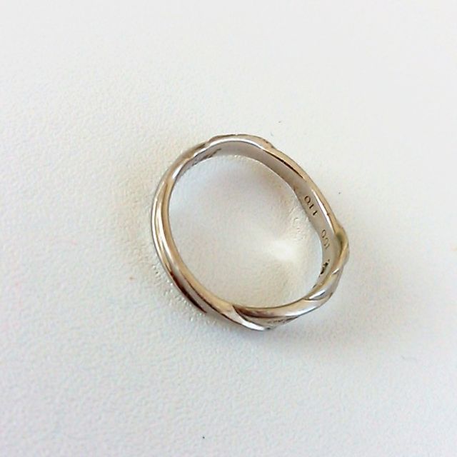 【LAPAGE(ラパージュ)の口コミ】 決め手になったのは、ゆるやかならせん状になっているデザインです。ダイ…