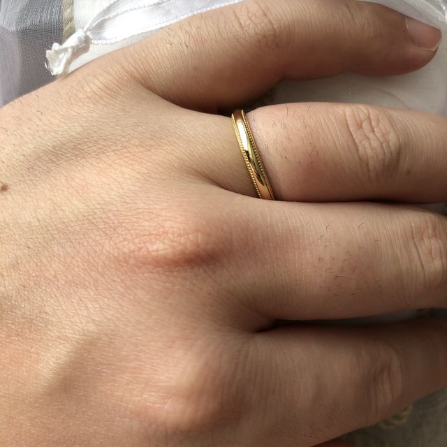 【Justin Davis Bridal(ジャスティンデイビスブライダル)の口コミ】 デザインはシンプルかつ飽きがこないようなデザインに一目惚れです。デザ…