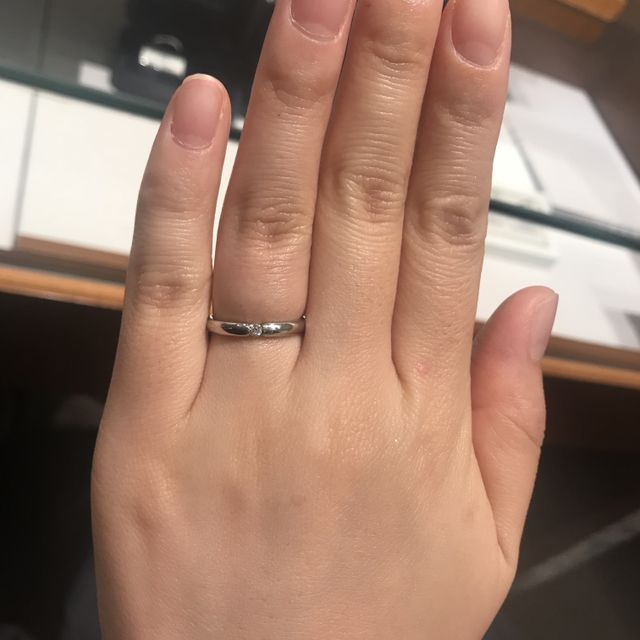 【TASAKI(タサキ)の口コミ】 婚約指輪のような大きなダイヤモンドが印象的な結婚指輪でした。1粒の大き…