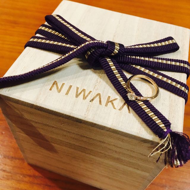 【俄(にわか)の口コミ】 希望としては、大きなダイヤよりちいさめのダイヤが埋め込まれているタイ…