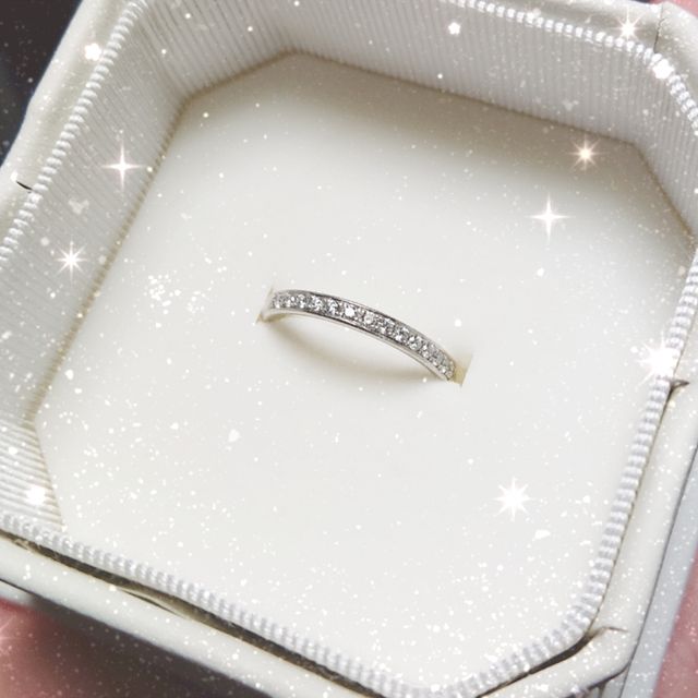 【4℃ BRIDAL(ヨンドシーブライダル)の口コミ】 ずっとエタニティリングが欲しくて選びました。本来、結婚指輪でペアで販…