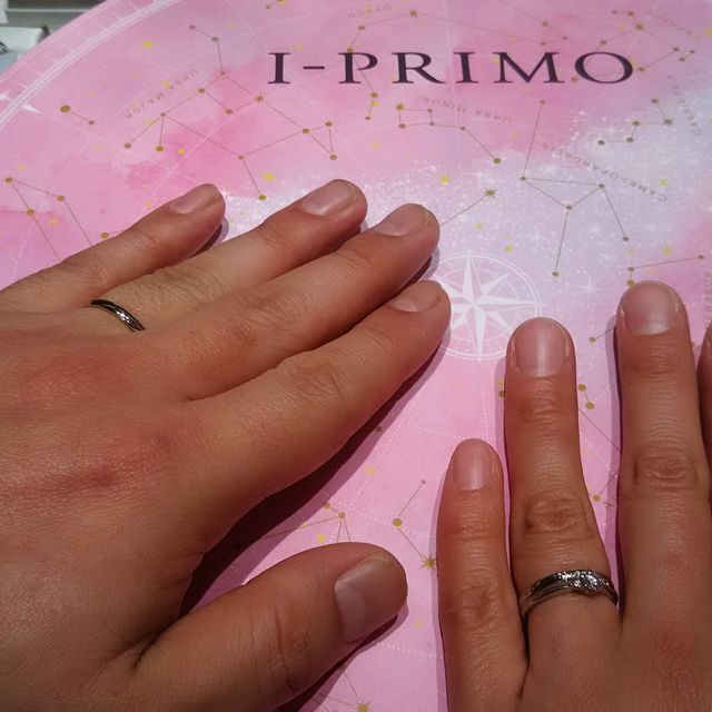 【アイプリモ(I-PRIMO)の口コミ】 実際に試着してみての感じで決めました。婚約指輪との重ね付けも憧れ、シ…