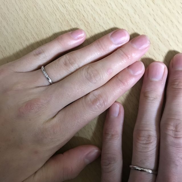 【アイプリモ(I-PRIMO)の口コミ】 デザインでは、男性は二本ラインが入っており、女性は二本ラインに中央に…