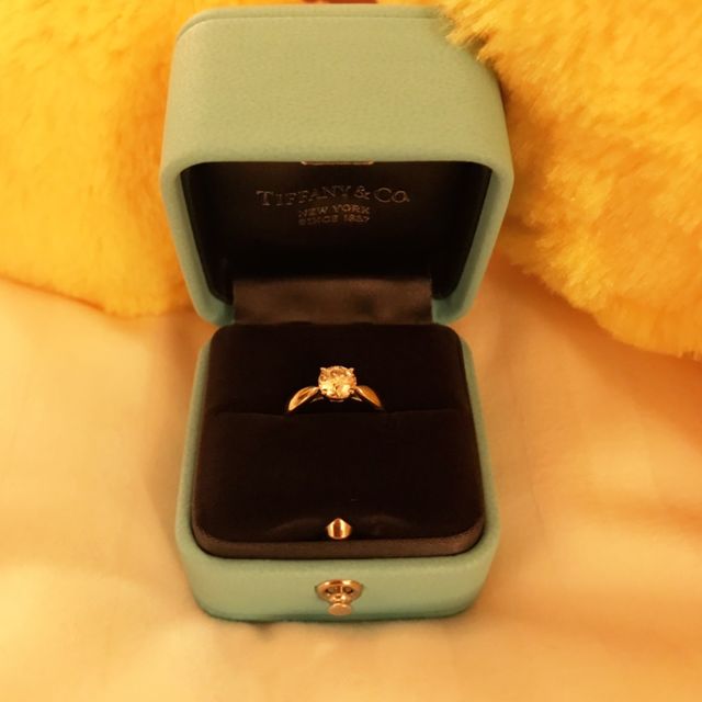 【ティファニー(Tiffany & Co.)の口コミ】 彼が婚約指輪を選ぶ時に、自信が無かったようなので下見に一緒に色んな店…