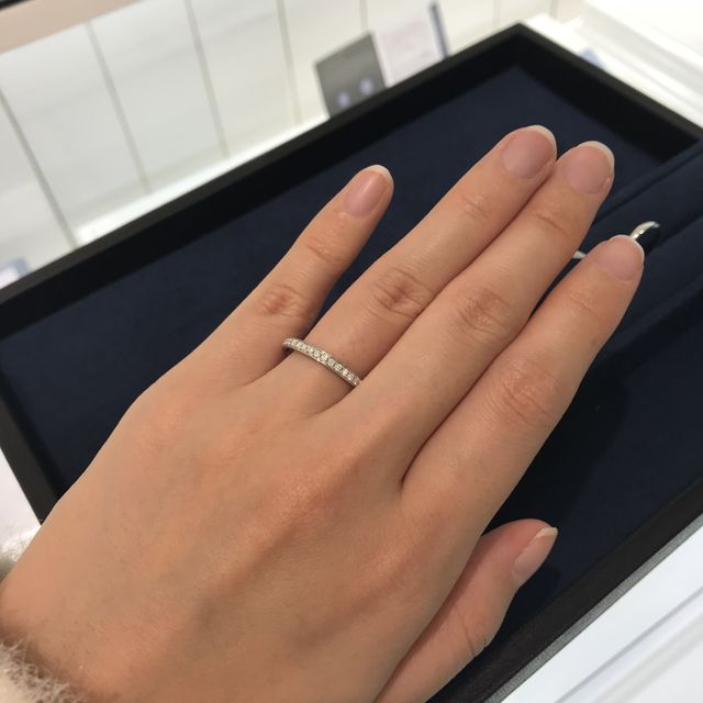 【4℃ BRIDAL(ヨンドシーブライダル)の口コミ】 色んなデザインが種類豊富に取り揃えられています。エタニティタイプの結…