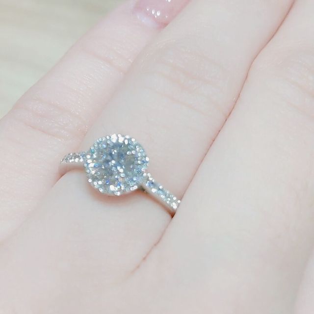 【ラザール ダイヤモンド(LAZARE DIAMOND)の口コミ】 指輪の決め手はなんと言ってもダイヤモンドの輝きです！またそれを支える…