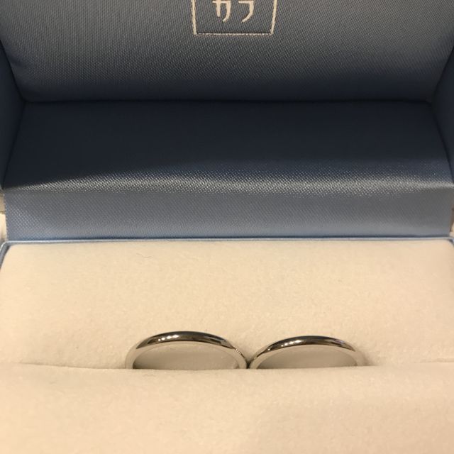 【GALA JEWELRY(ガラジュエリー)の口コミ】 もっともシンプルで細い指輪にしました。
2人とも結婚指輪を毎日つけるな…