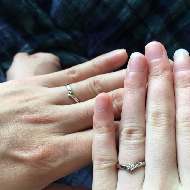 【アンジェリックフォセッテ(Angelique Fossette)の口コミ】 細めでしっかりしたデザインの指輪を探していました。この指輪は細すぎず…